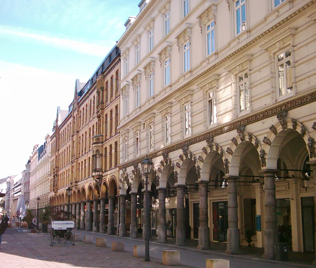 Hamburg Reisetipps: Historische Arkaden und Gebäude in der Innenstadt
